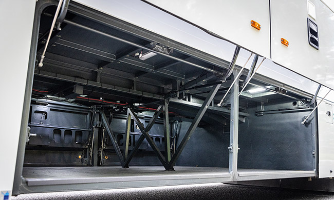 40 Passenger Luxury Bus